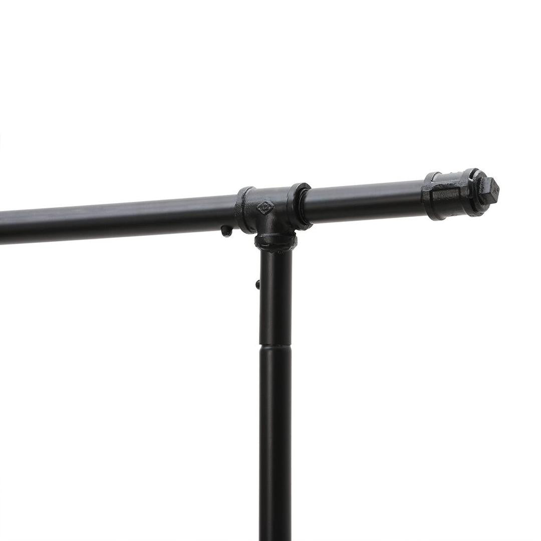 Zwarte Kledingophangstang van Metaal – Minimalistisch Ophangsysteem voor Kleding en Jassen