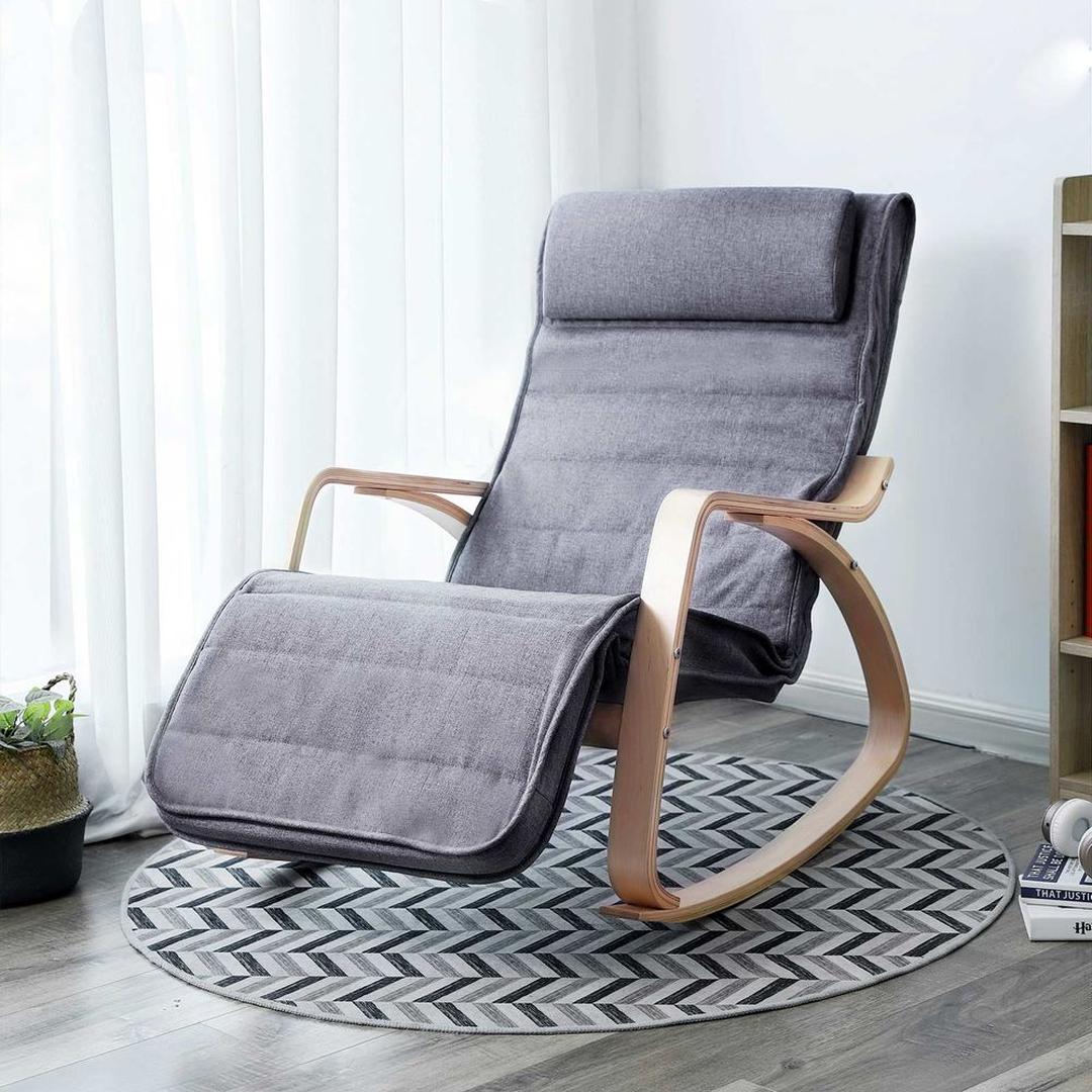 Grijze Schommelstoel met Voetensteun – Comfortabele Relaxstoel voor Woonkamer of Leeshoek