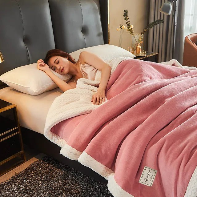 Dorna plaid in donkergroen van polyester fleece – van bovenaf gezien