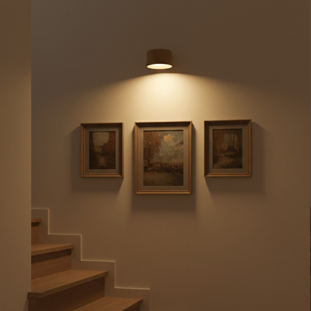 Ervald wandlamp in wit van abs – in een woonkamer