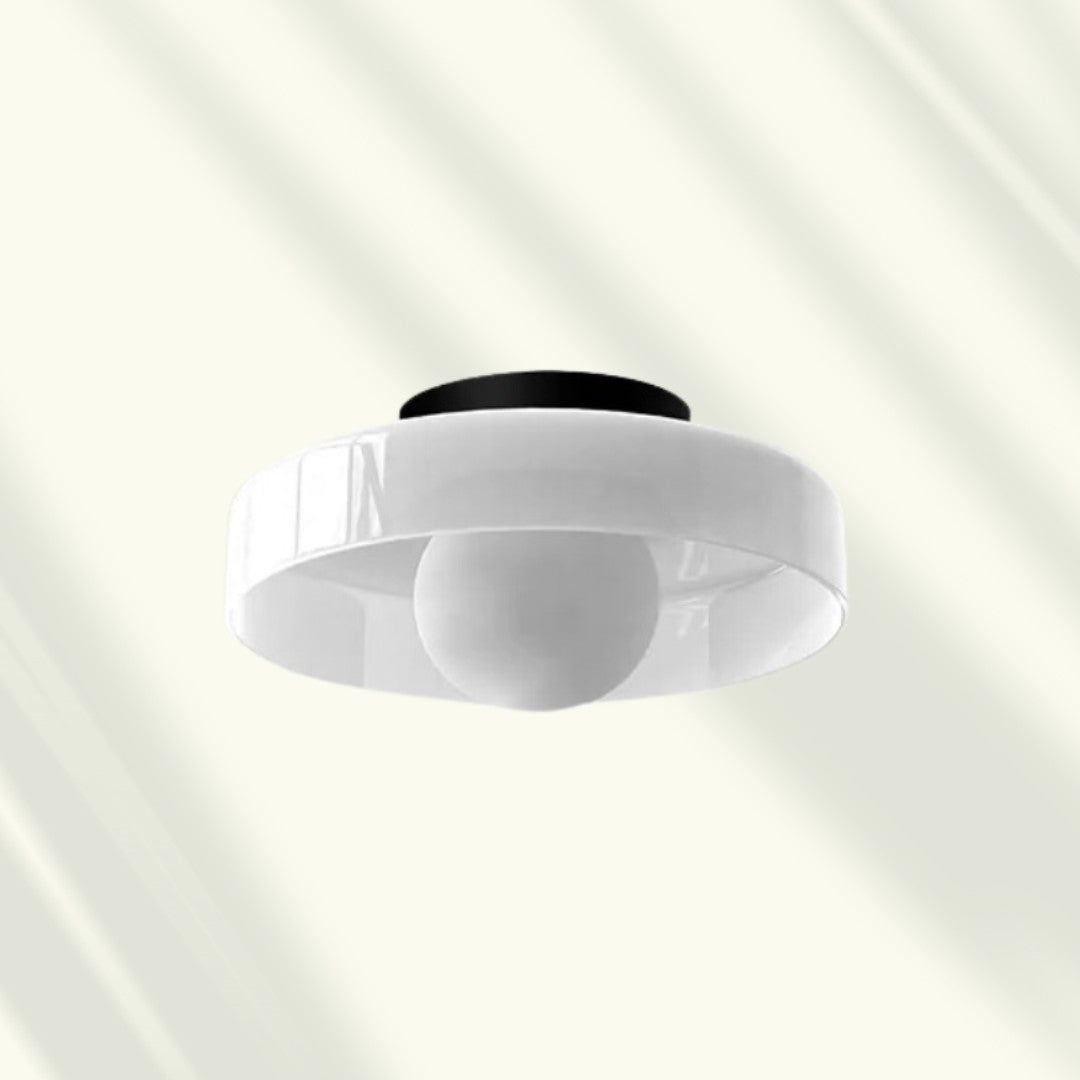 Ivarda plafondlamp van glas – geplaatst in een interieur