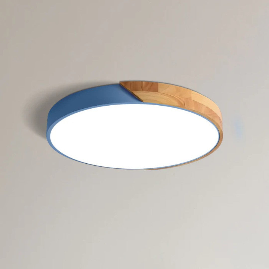 Naldra plafondlamp van hout, acryl – sfeerbeeld in huis
