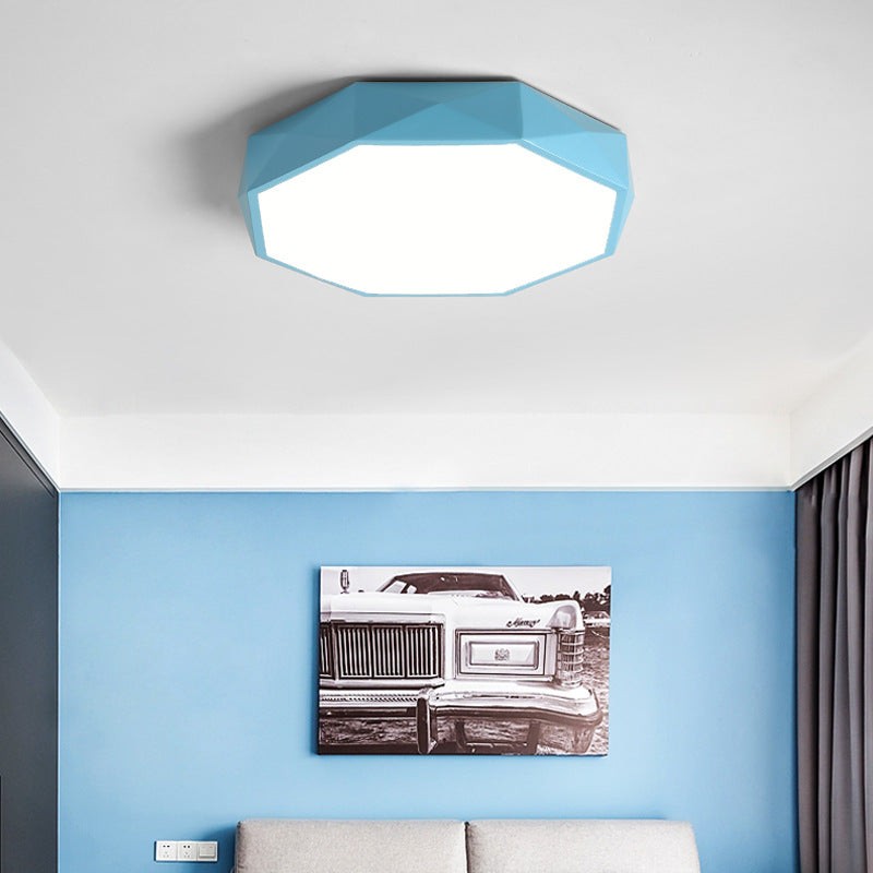 Nervik plafondlamp in roze van ijzer, acryl – in een woonkamer