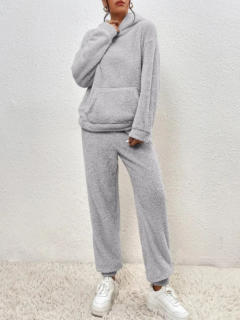 Nord9323 pyjamaset van polyester – detail van de rand