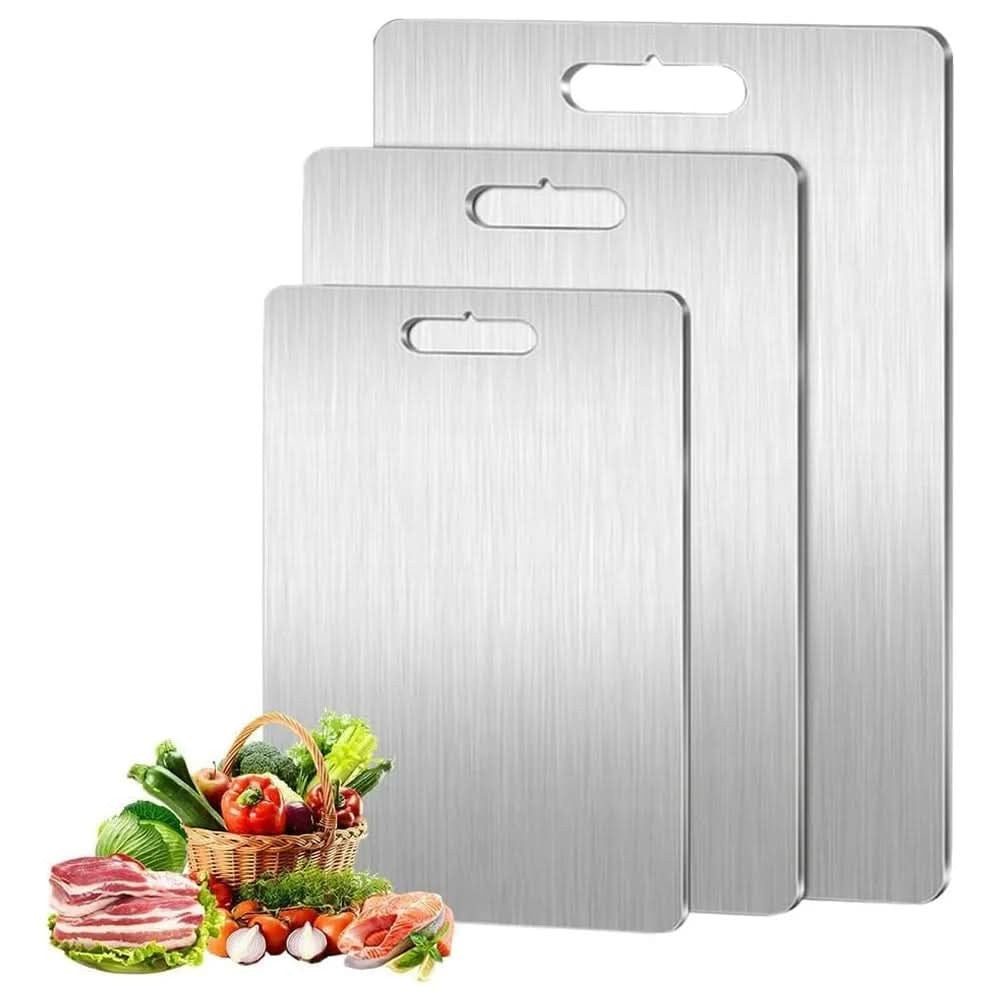 Norora snijplank van premium kitchen-quality roestvrij staal – in een woonkamer
