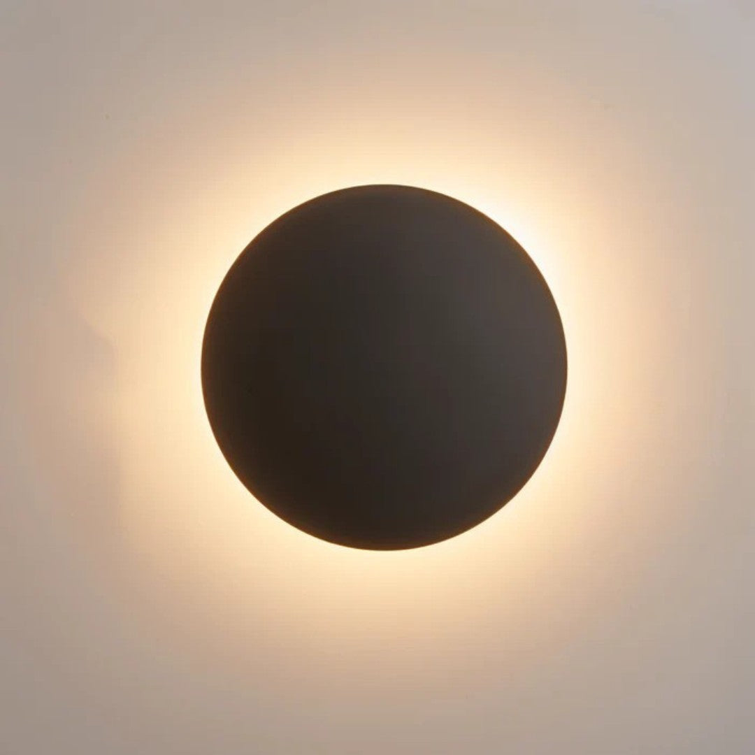 Quenda wandlamp in wit van aluminium – detailfoto van de afwerking