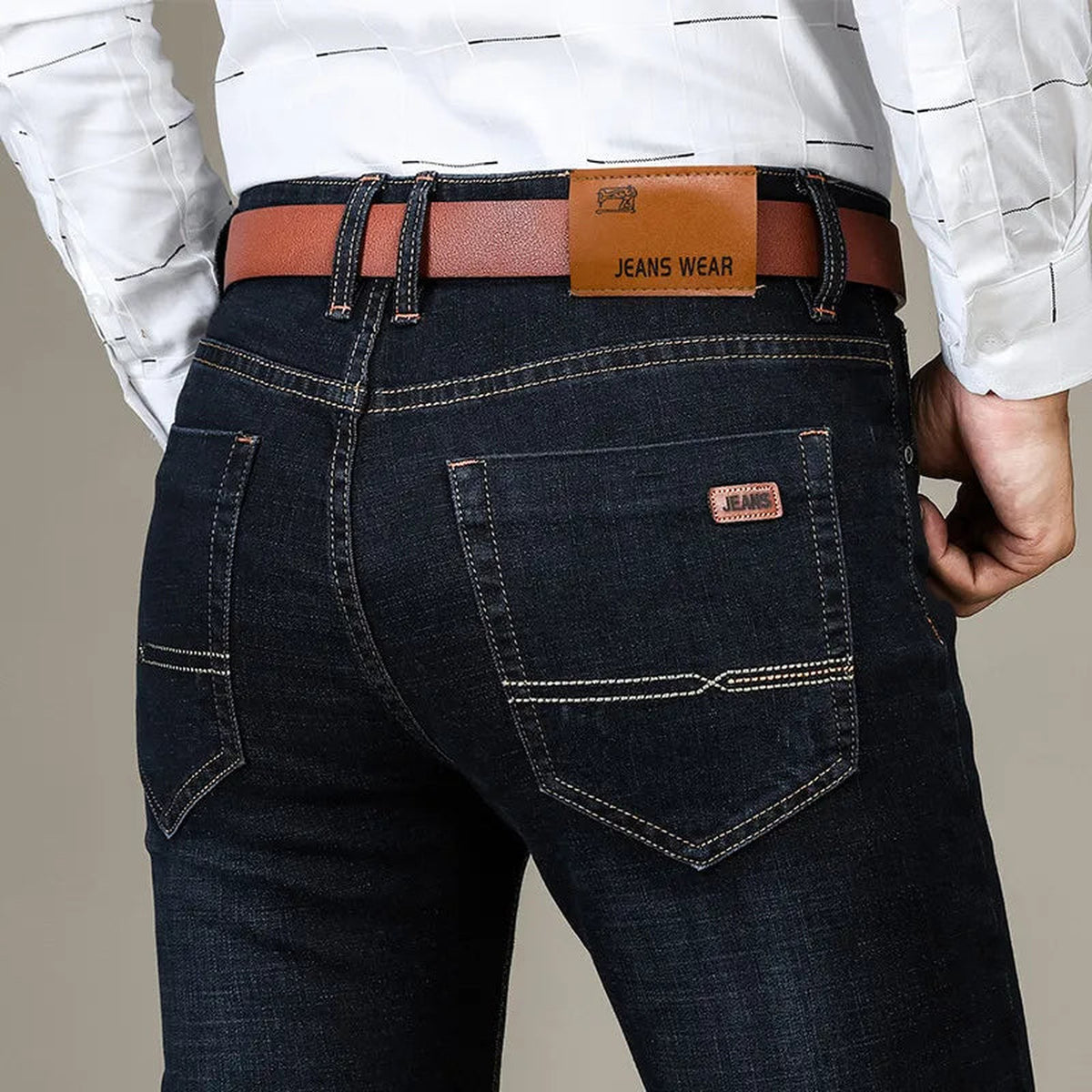 jeans in zwart – vooraanzicht