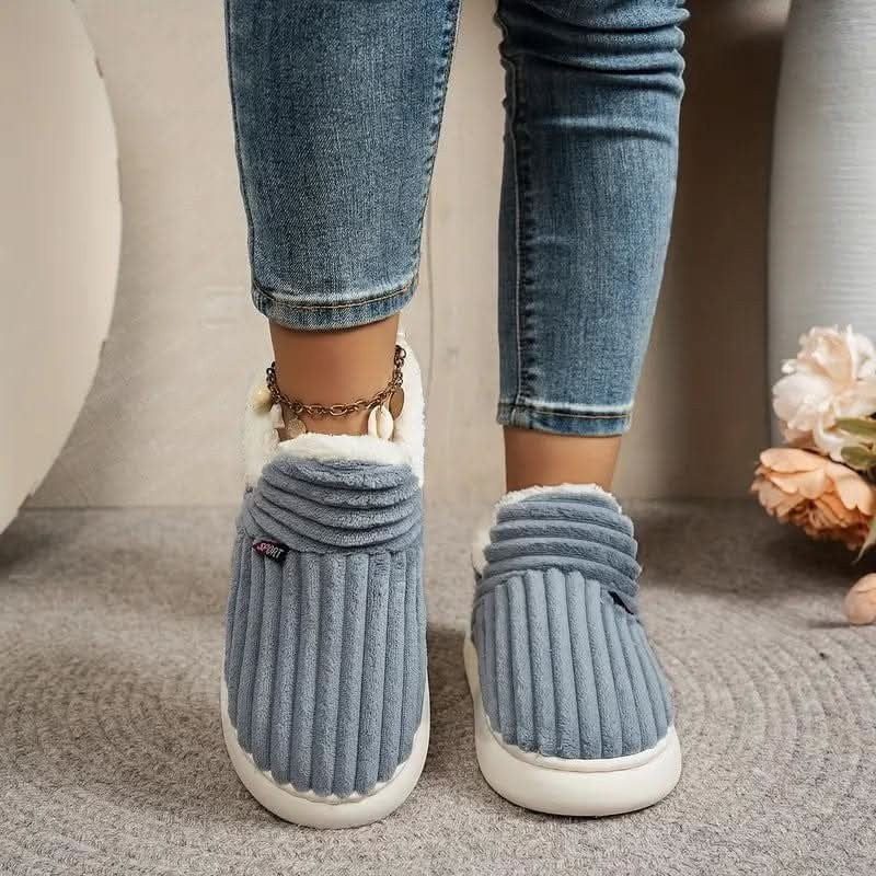 Veldal pantoffel van microvezel outer fabric, plush lining – in gebruik