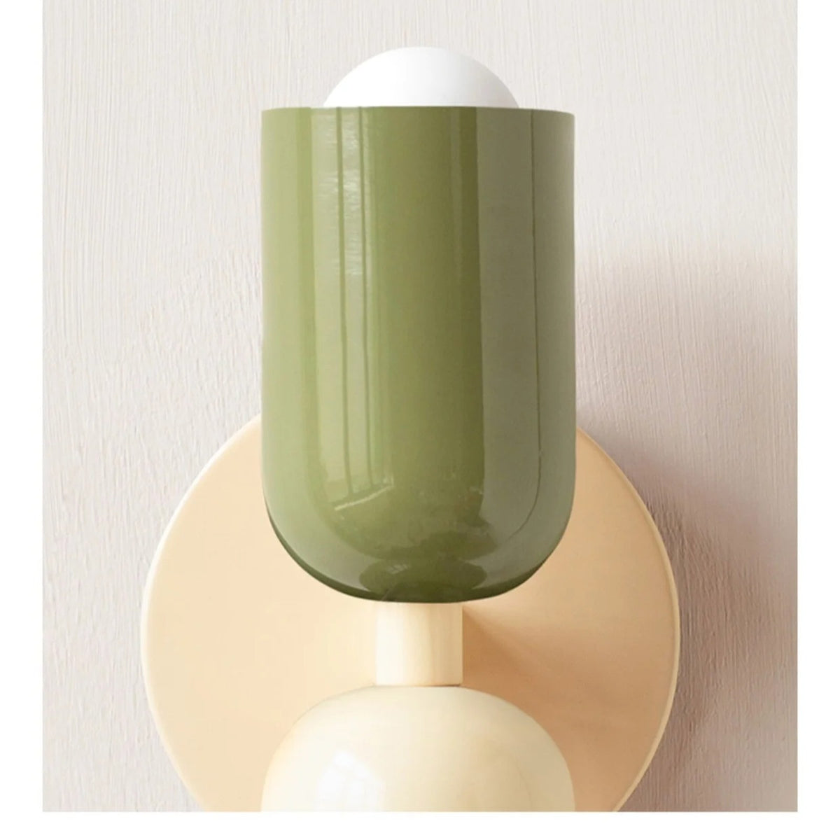 wandlamp in groen rood – in gebruik