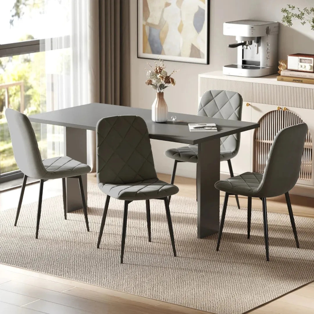 Set van 4 gestoffeerde keukenstoelen – hoge rugleuning – stalen poten – fluwelen stof