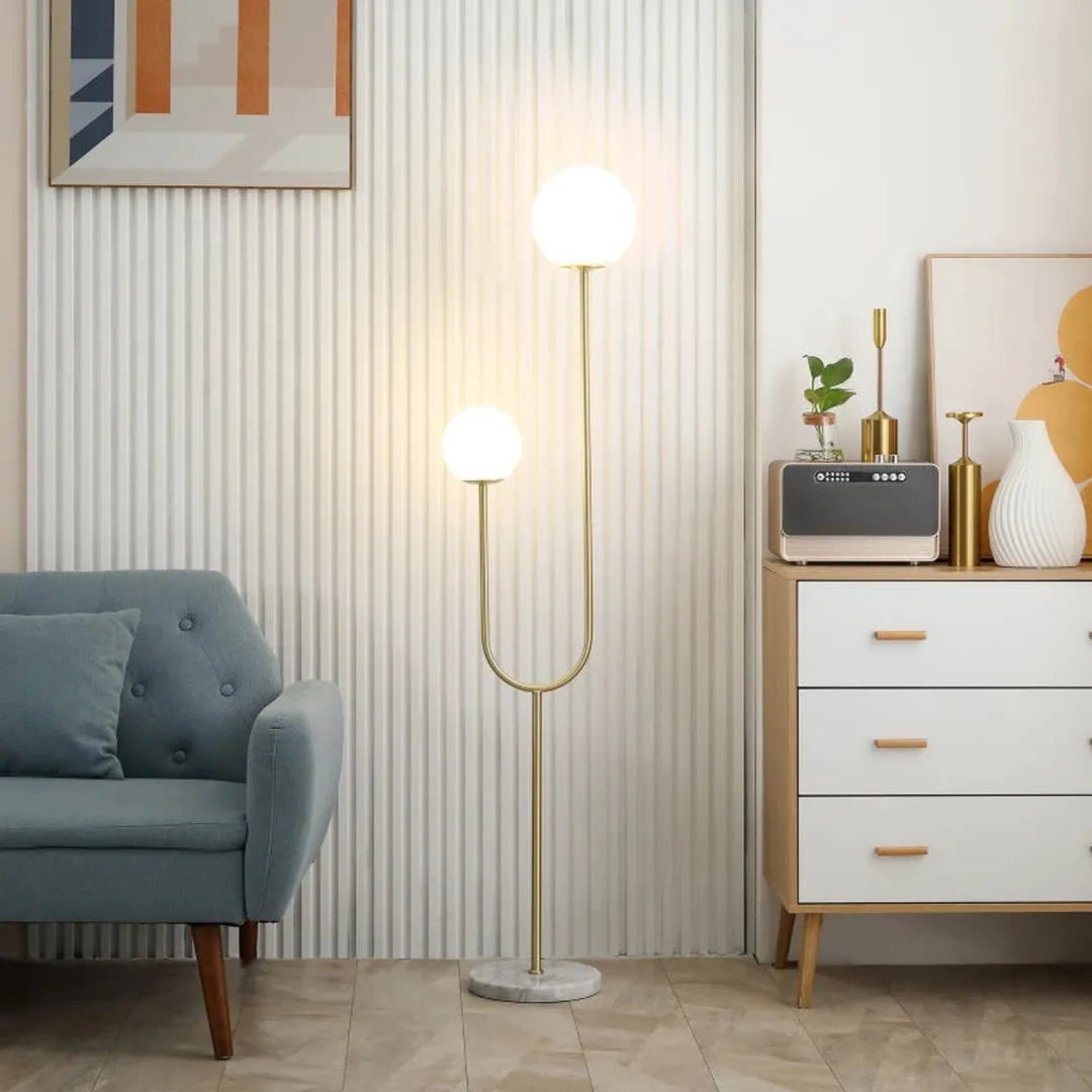 Staande lamp met 3 glazen kapjes – E27 fitting – voetschakelaar – zwart