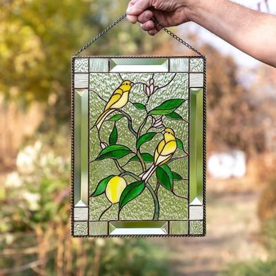 Alvik wanddecoratie van acrylglas met acryldruk, metalen ophangketting – sfeerbeeld in huis