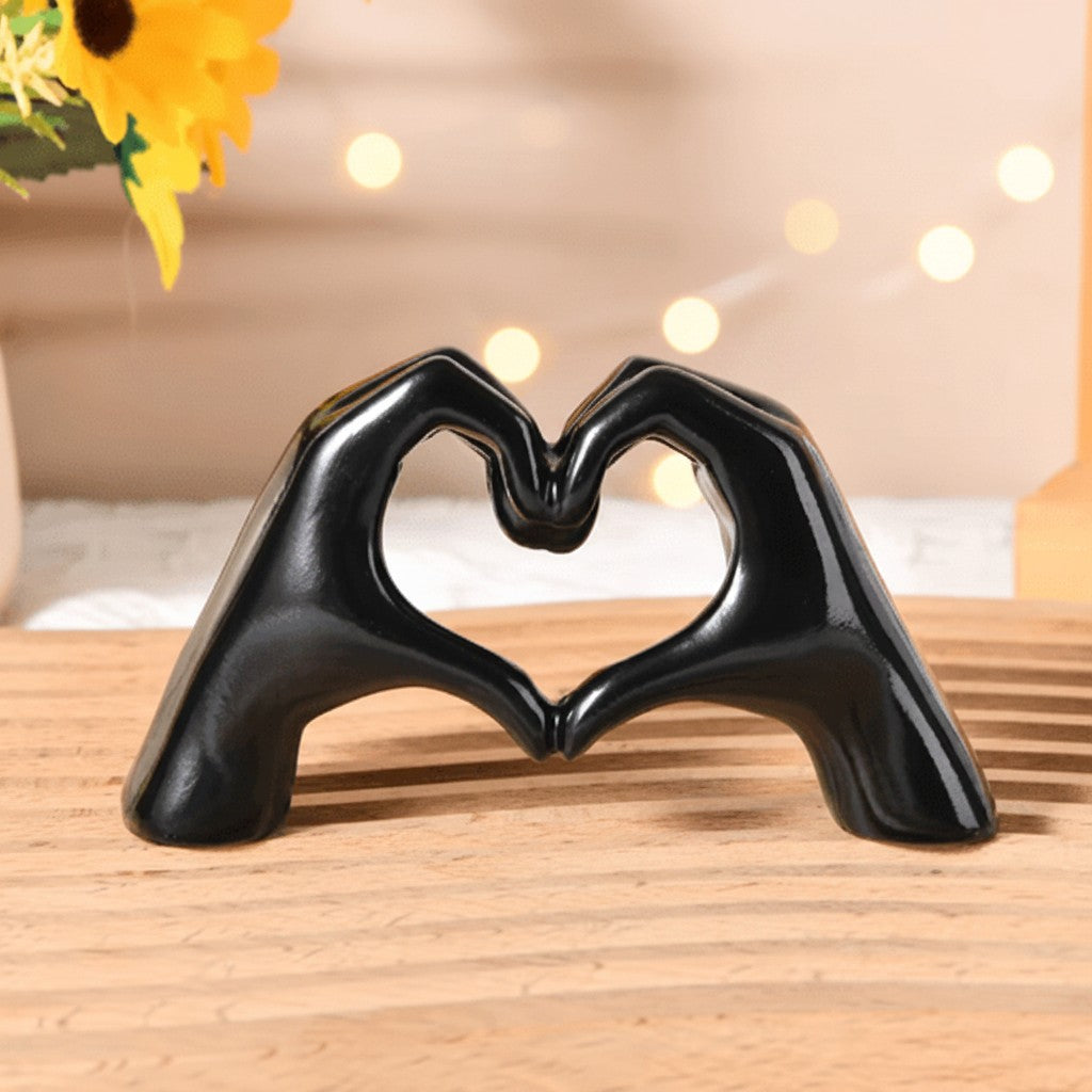Brenvik product in wit van hand-carved hout – detailfoto van de afwerking