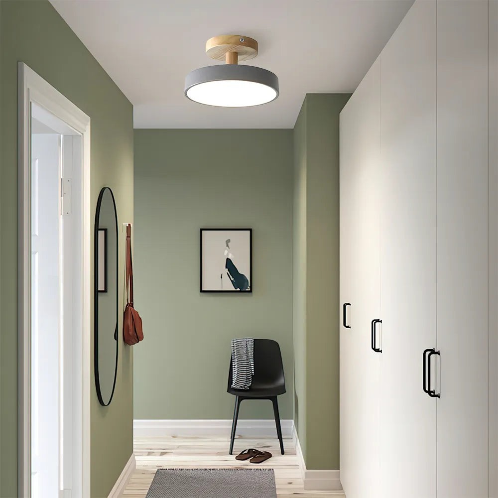 Elmar plafondlamp van hout en metaal – geplaatst in een interieur