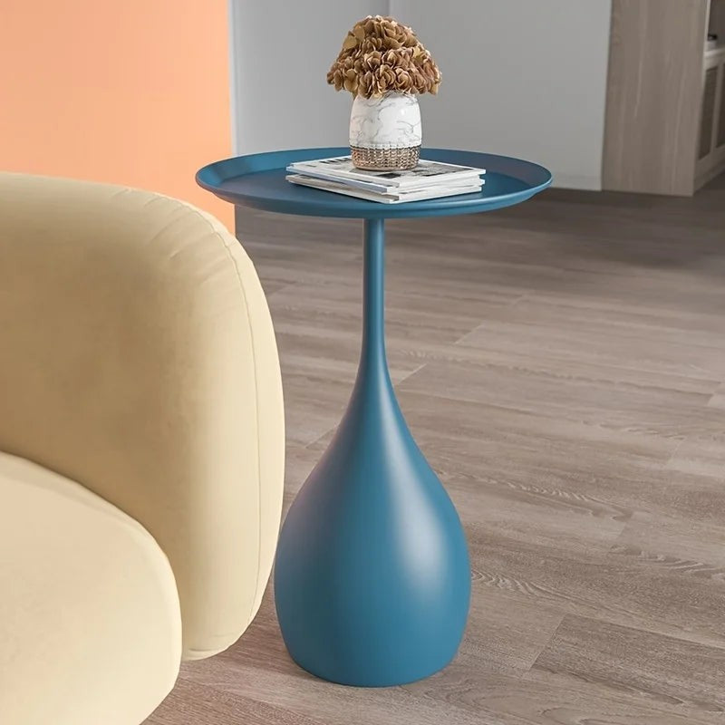 Elvik bijzettafel in blauw van metaal – detailfoto van de afwerking