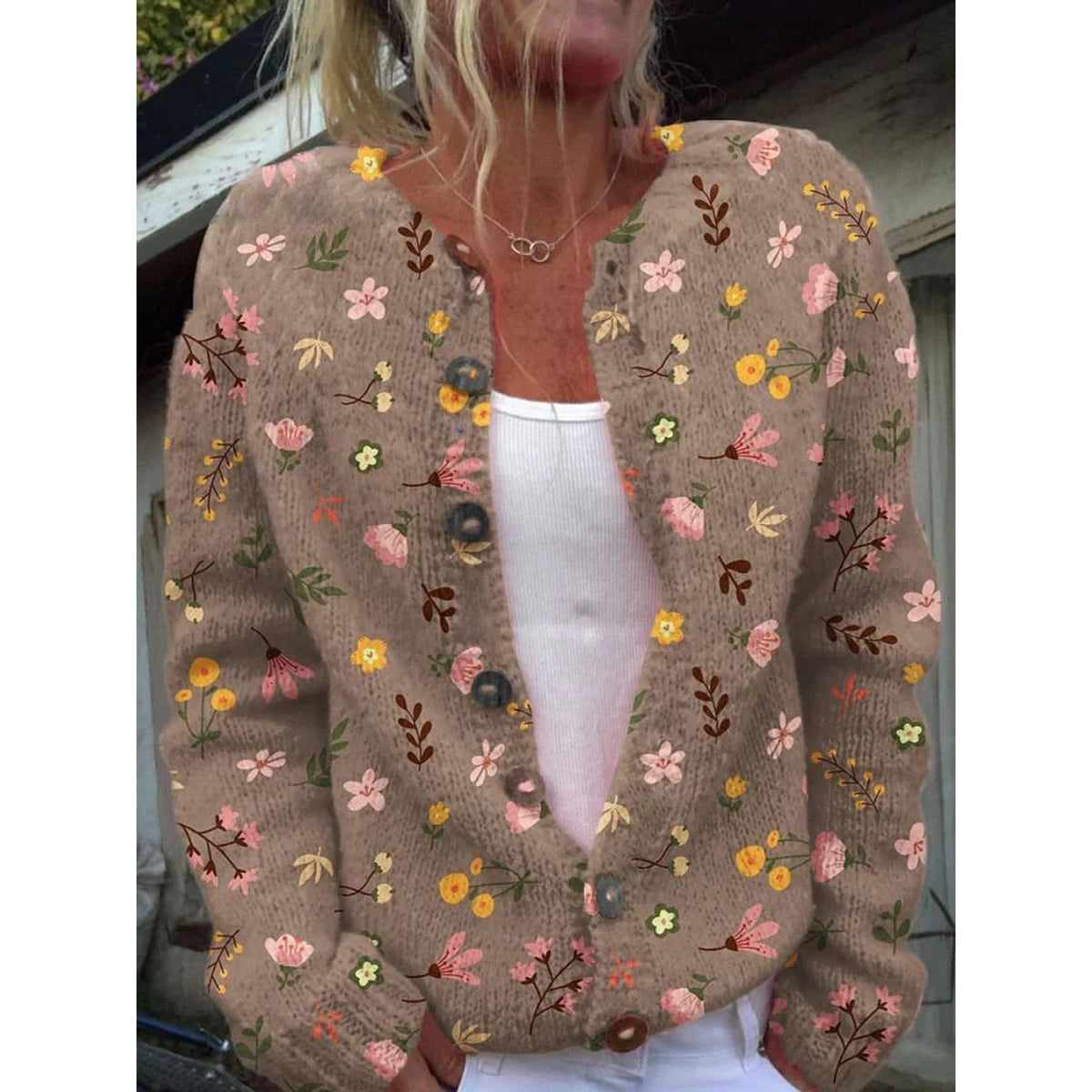 cardigan in lichtgroen – detailfoto van de afwerking