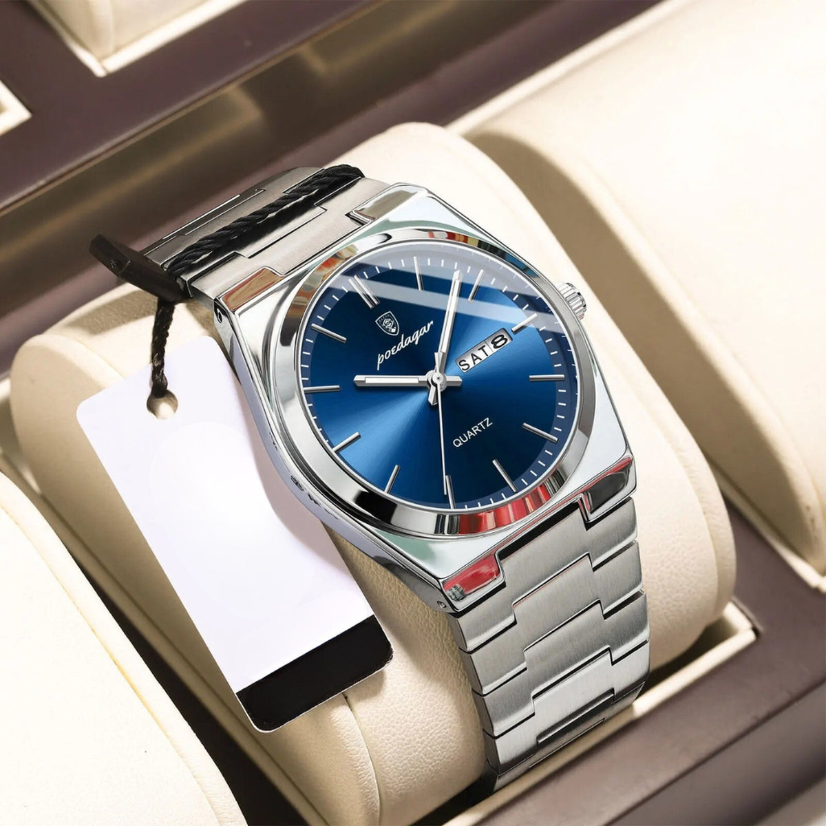 horloge in zilver blauw – detailfoto van de afwerking