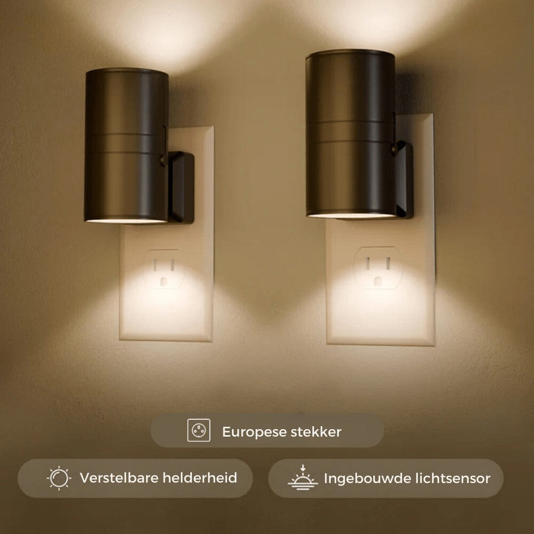 Kavora stekkerlamp van metaal en kunststof – in een woonkamer
