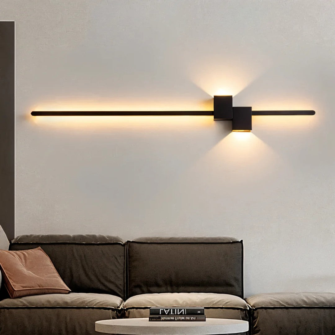 Kelda wandlamp van aluminium – geplaatst in een interieur