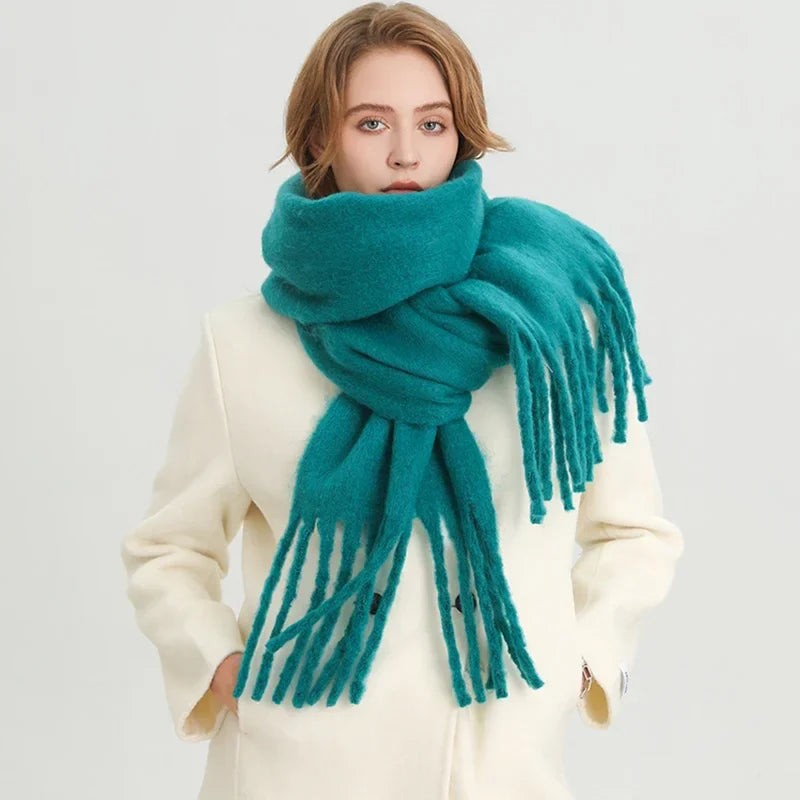 Mervik sjaal in zwart van kasjmier imitatie (polyester) – detailfoto van de afwerking