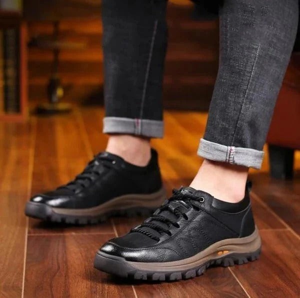 Nord5909 schoen van rubber – geplaatst in een interieur