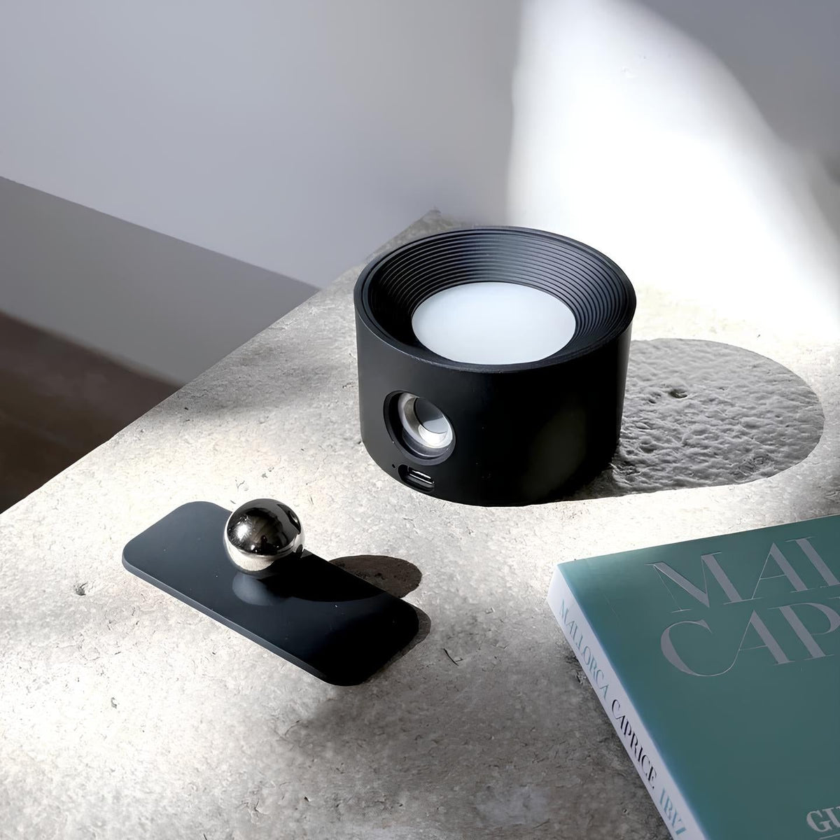 Ombra wandlamp van abs/pc-kunststof – sfeerbeeld in huis