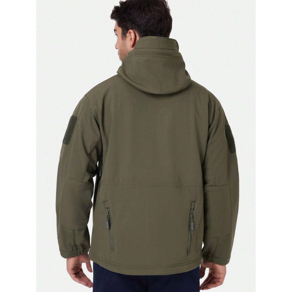 outdoorset in donkere camouflage – achteraanzicht