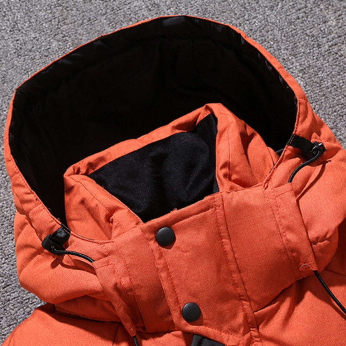 parka in grijs – achteraanzicht