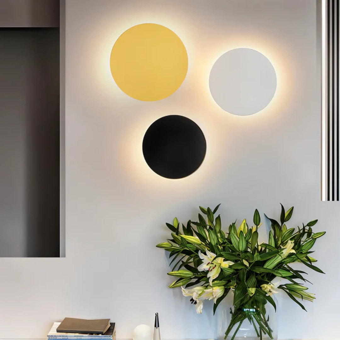 Quenda wandlamp van aluminium – close-up van het materiaal
