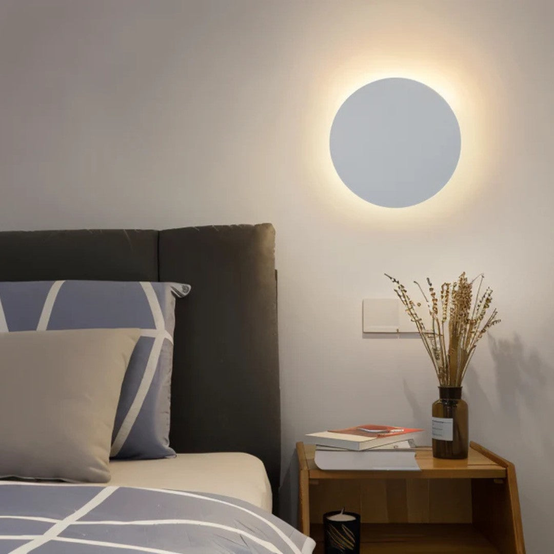 Quenda wandlamp van aluminium – in gebruik