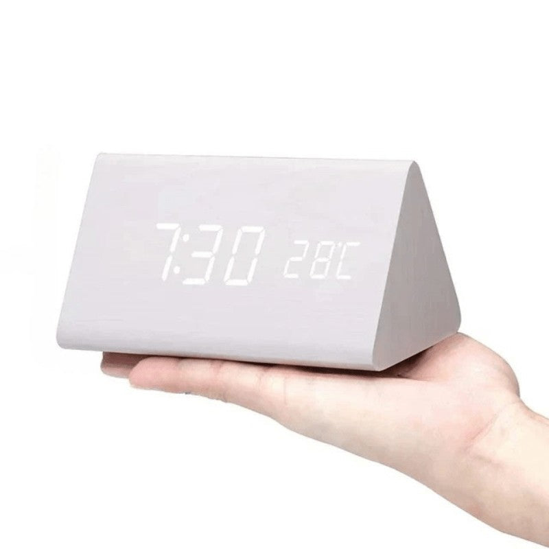 Solora horloge van high-quality hout for a natural look and durability – close-up van het materiaal