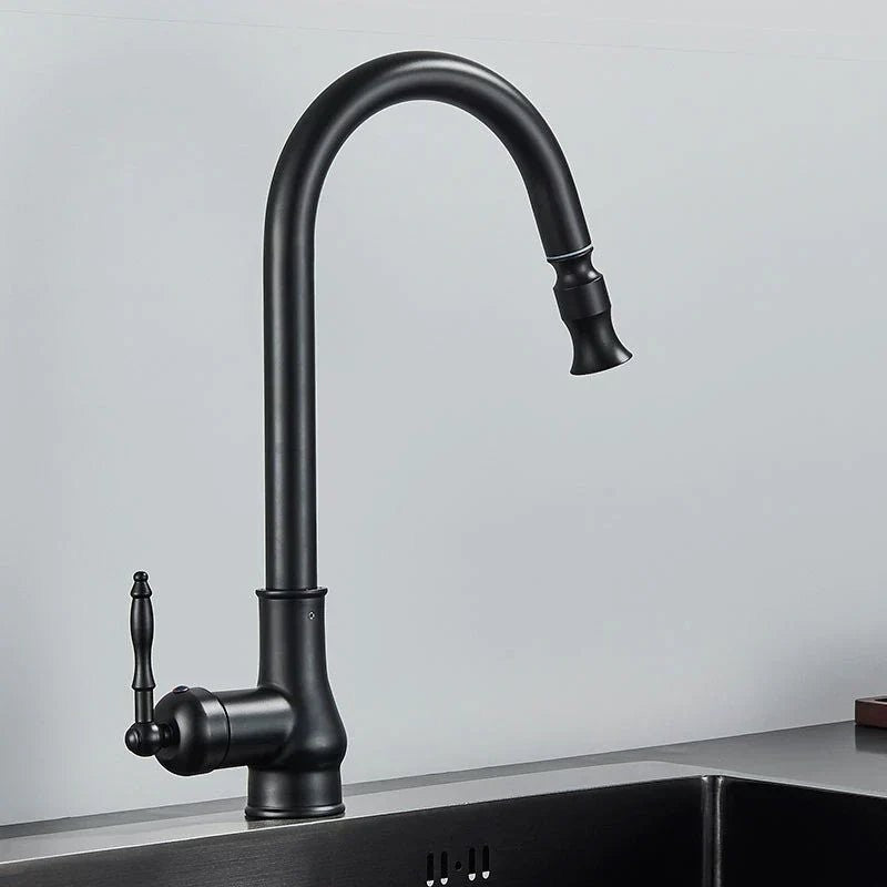 Ulmar keukenkraan van solid brass for high stability and durability – zijaanzicht