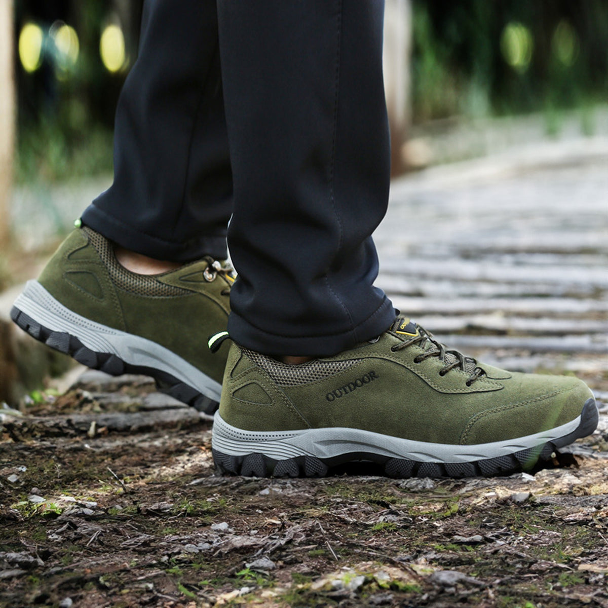 wandelschoen in groen – zijaanzicht