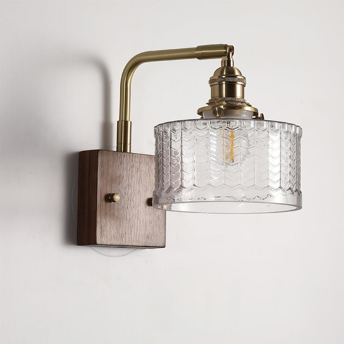 Yttra wandlamp van hout, koper, glas – zijaanzicht